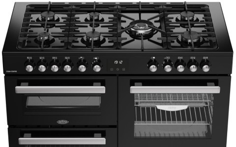 7 Burner gas hob including a powerful 4KW wok burner.