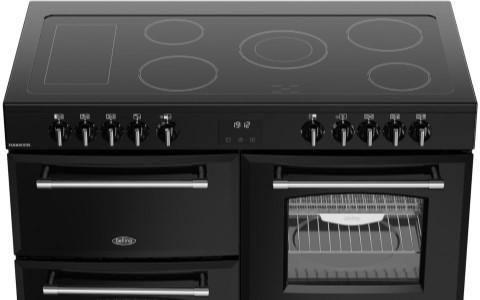 5 Zone Ceramic Hob Plus Warming Zone.