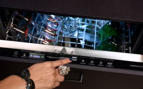 touch control dishwasher .