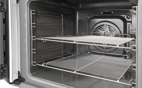 Fan Assisted Main Oven.