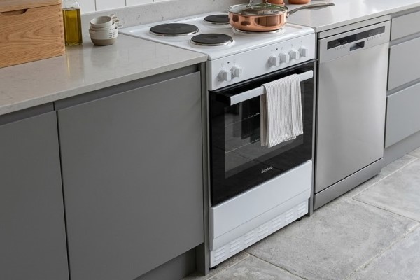 electriQ 60cm Electric Cooker with Sealed Plate Hob - White