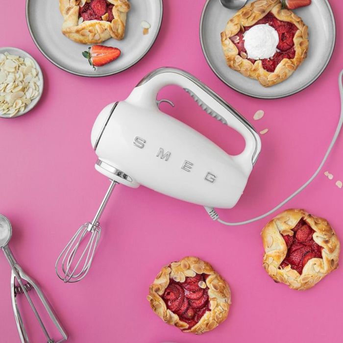 Smeg Hand Mixer 50’s Style White Electric Hand Mixer with Accessories - HMF01WHUK